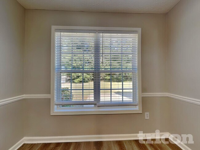 Foto del edificio - 714 Manor Ridge Dr