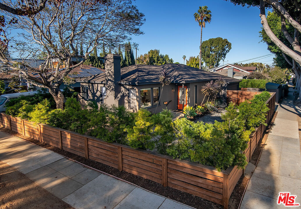 Primary Photo - 2441 14th St