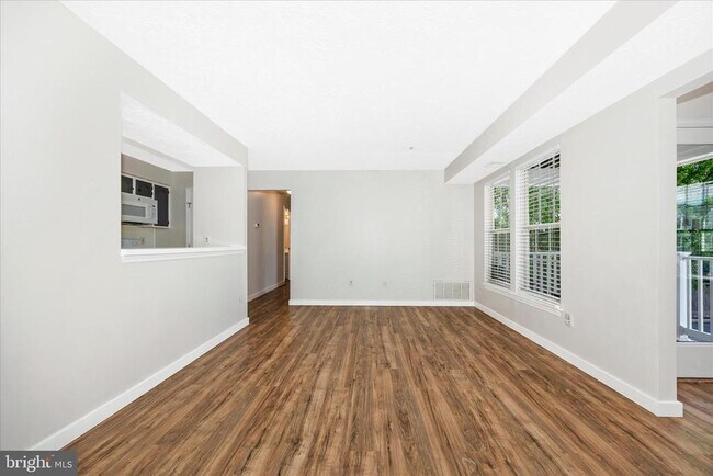 Foto del edificio - 615 Himes Ave