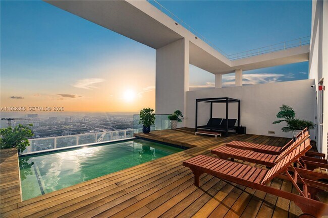 Foto del edificio - 1040 Biscayne Blvd