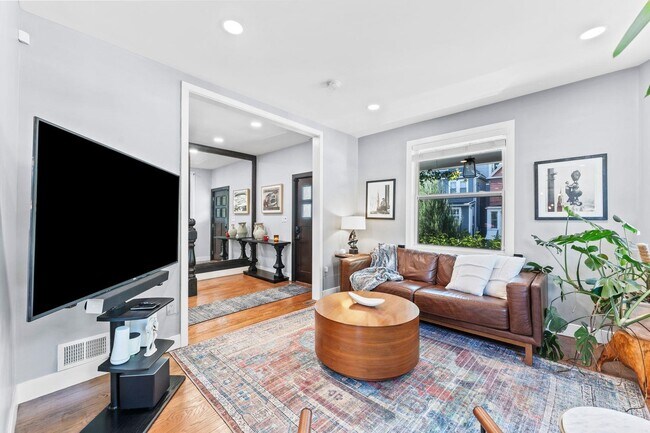 Building Photo - 76 Condict St