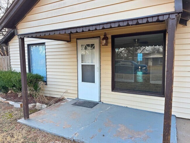 Foto del edificio - 3133 Jacqueline Rd