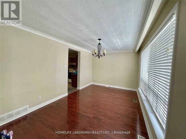 Building Photo - 25 Edgemont Dr
