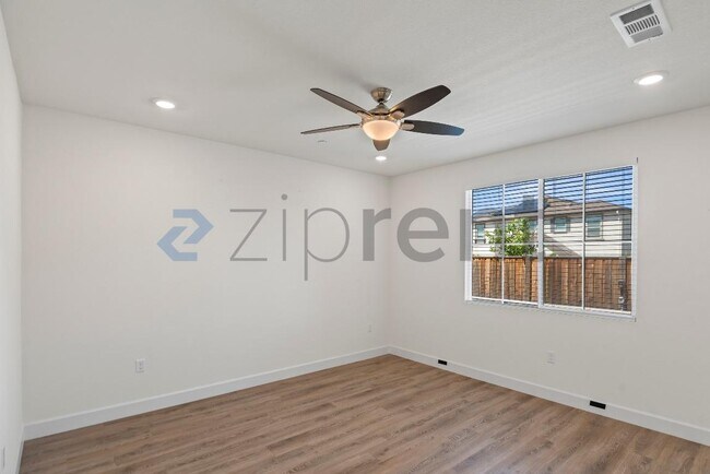 Foto del edificio - 109 Tranquil Ln