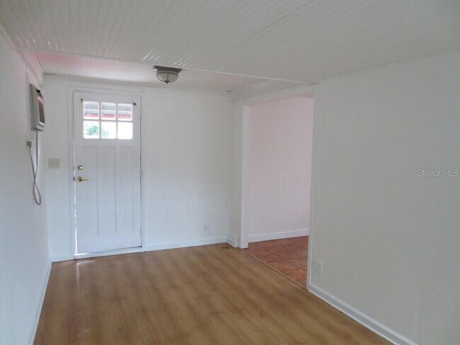 Foto del edificio - 6004 N Suwanee Ave