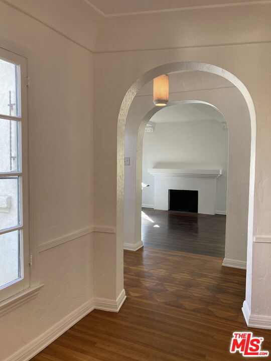 Foto del edificio - 1045 S Crescent Heights Blvd