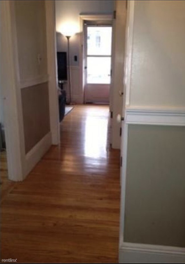 Building Photo - 2 br, 1 bath  - 8 Library St