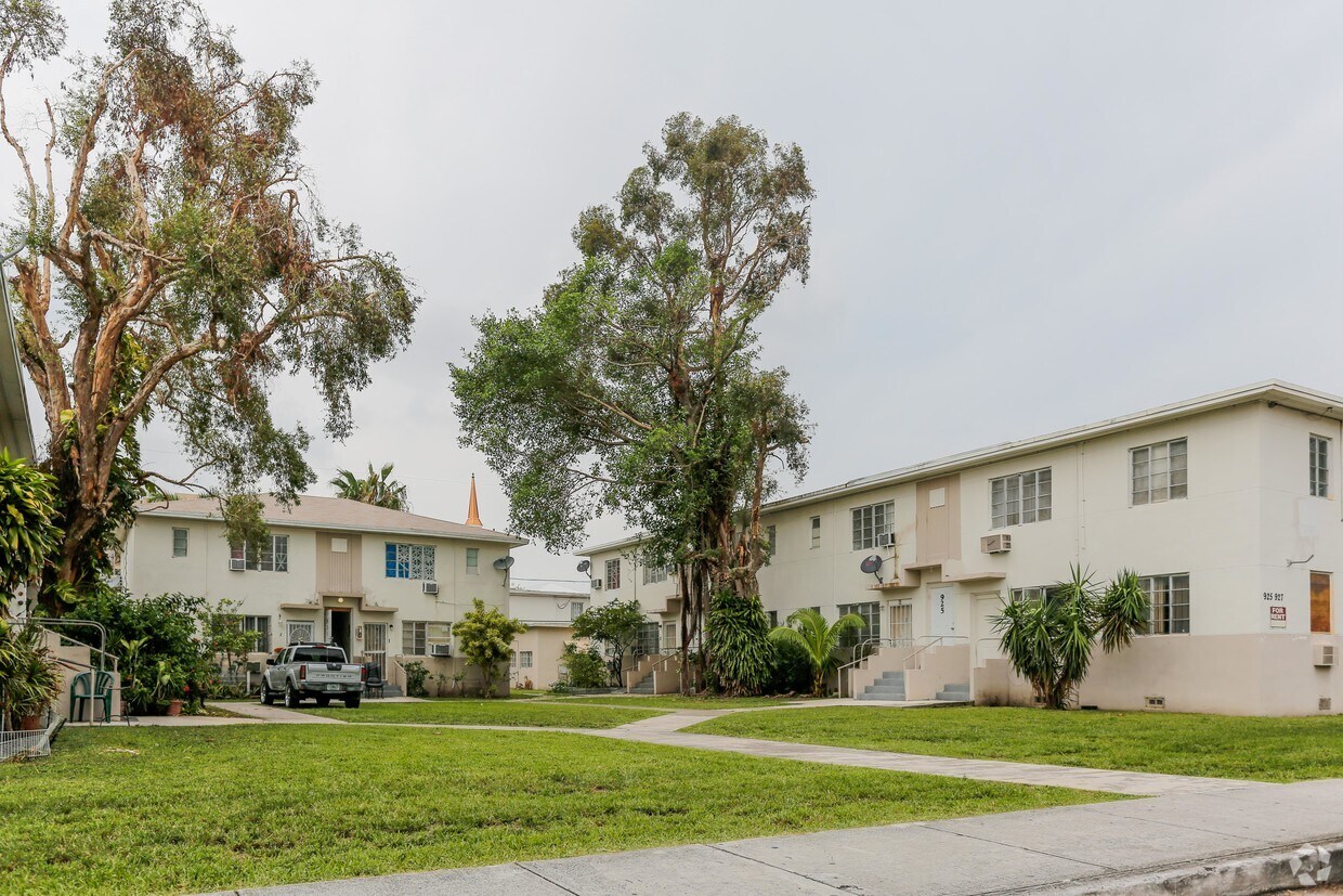 Havana Palms II Apartments in Miami, FL