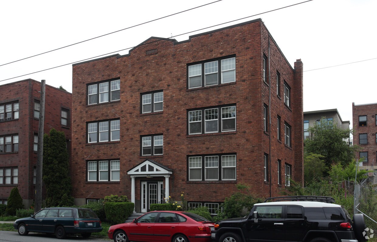 Primary Photo - 426 E Bellevue Ave
