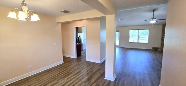 Building Photo - 2061 Big Buck Dr