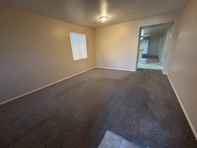 Building Photo - 6805 S 70th Dr