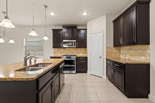 Foto del edificio - 7822 Cottonwood Dr