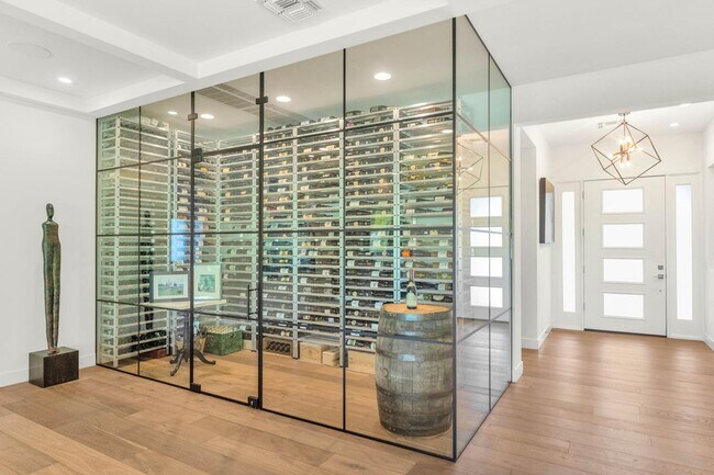 Foto del edificio - Rates Vary: $12,495 - $24,995
