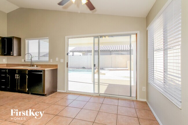 Foto del edificio - 16140 N 86th Ave