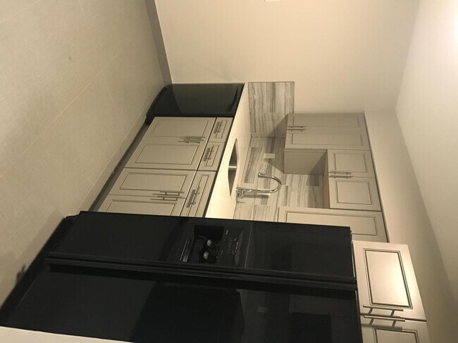 Foto del edificio - 142 SW 8th Ave