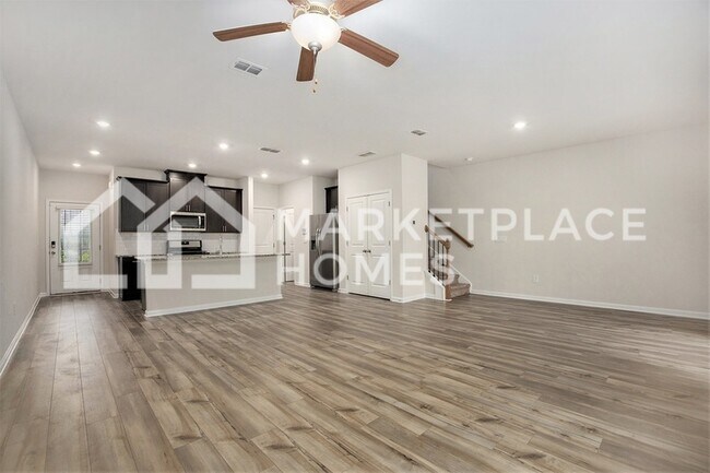 Building Photo - 1662 Villageside Ct