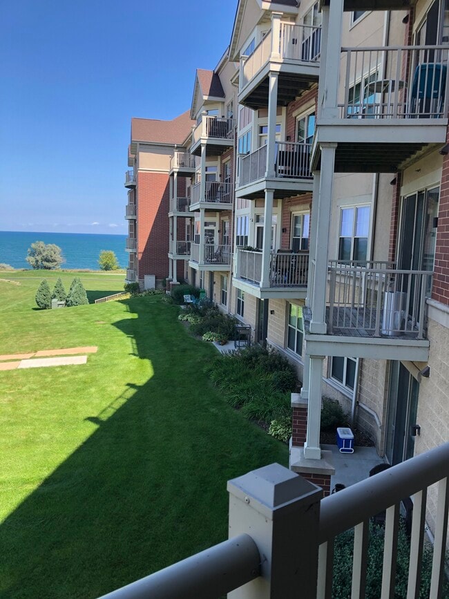 Balcony Lake View - 4100 S Lake Dr