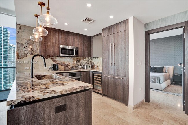 Foto del edificio - 88 SW 7th St