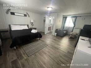 Building Photo - 13015 M-32