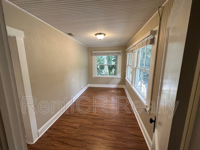 Foto del edificio - 532 11th Ave N
