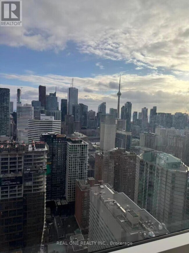 Building Photo - 386 Yonge St