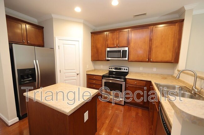 Building Photo - 8811 Orchard Grove Way