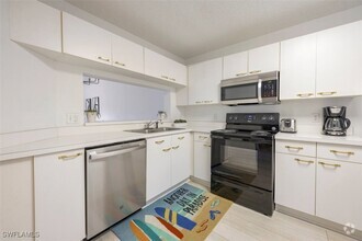 Building Photo - 7767 Jewel Ln