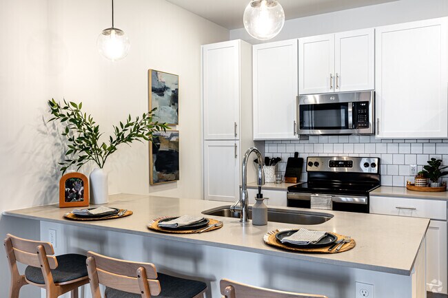1HAB, 1BA - 706ft² - Switch Apartments