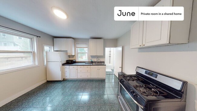 Foto del edificio - Room in Shared 2 bed/1 bath home in Allston