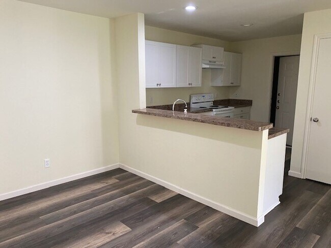 Foto del edificio - 5607 Lakebend W Dr