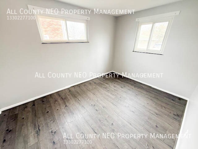 Building Photo - 1737 Portage Trail
