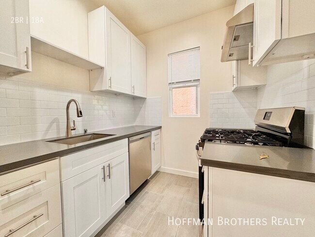 Building Photo - 515-518 3/4 N Mariposa Ave-515 1/2