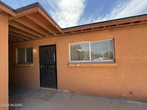 Building Photo - 4904 S 13th Ave