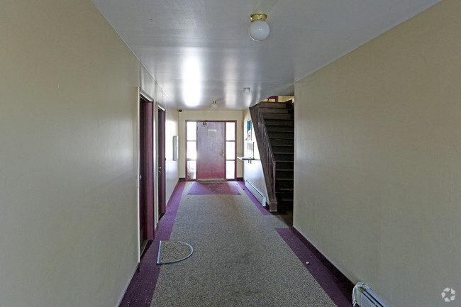 Hallway - Imperial Gardens Apartments