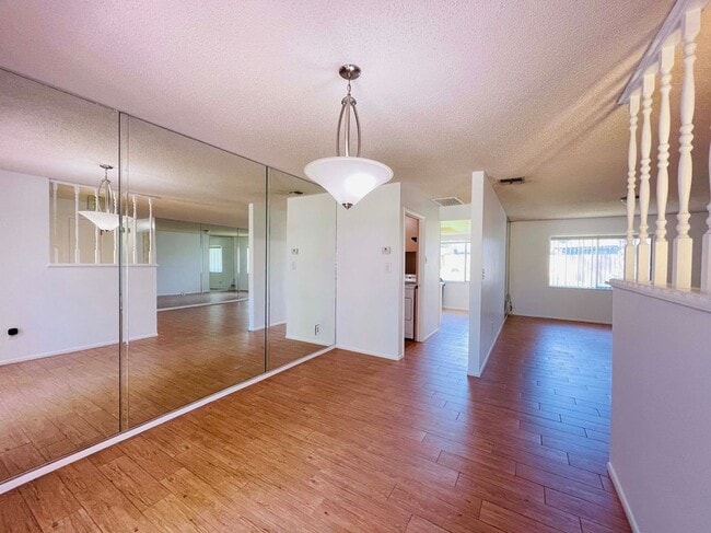 Building Photo - 428 Breakwater Dr