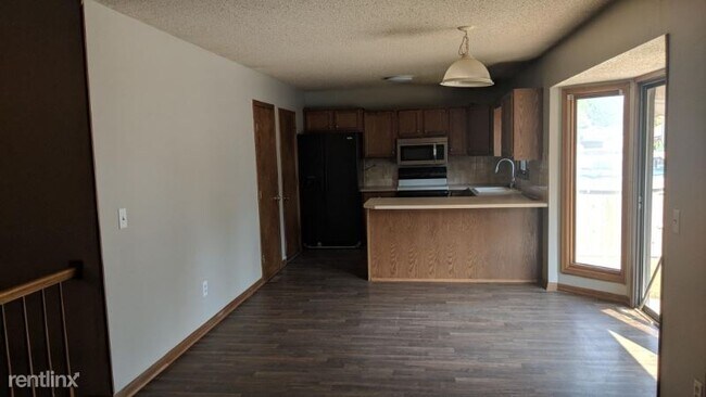Building Photo - 3 br, 2 bath House - 1830 N Reca St