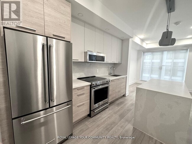 Building Photo - 200 Redpath Ave