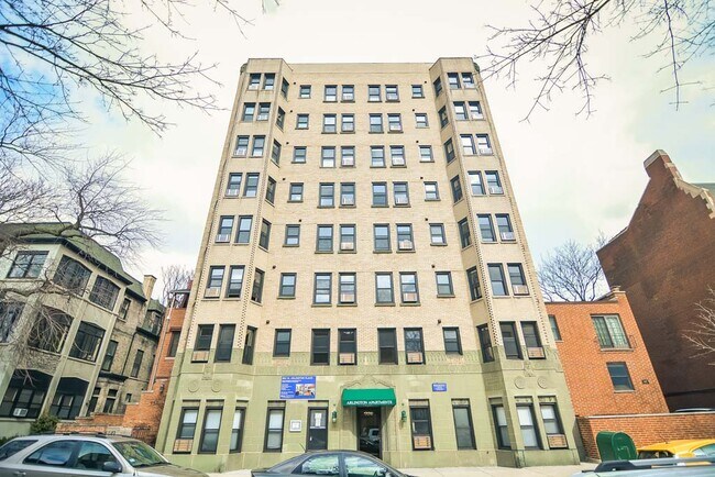 Building Photo - 555 W Arlington