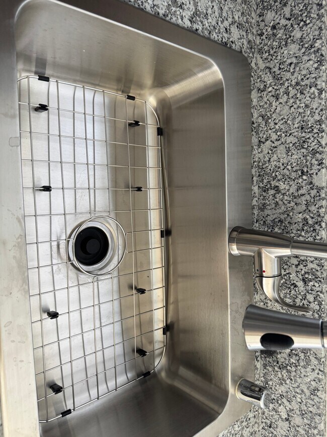Foto del edificio - 4074 Weymouth Ln