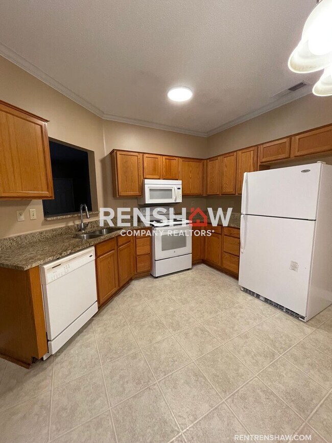 Foto del edificio - Wonderful 2/2.5 Germantown Townhouse Now A...