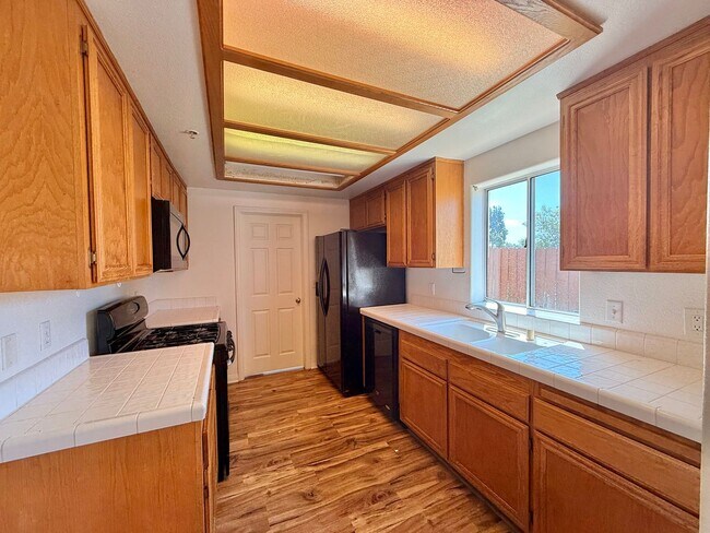 Foto del edificio - 1413 Janis Lynn Ln