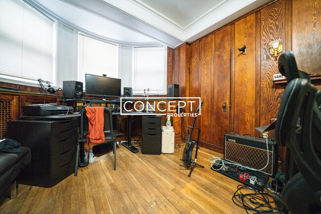 Building Photo - 52 Fenway