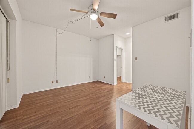 Foto del edificio - 2211 S Braeswood Blvd