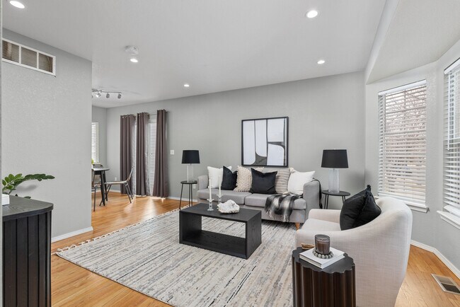 Casa ahora vacía - Fotos preparadas - 17072 E Wyoming Dr