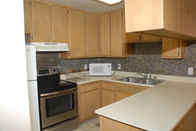 Building Photo - 6815 Remmet Ave