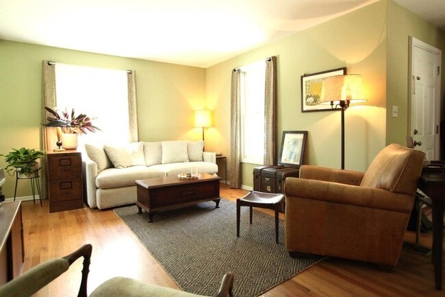 Foto del edificio - 337 Beakes St