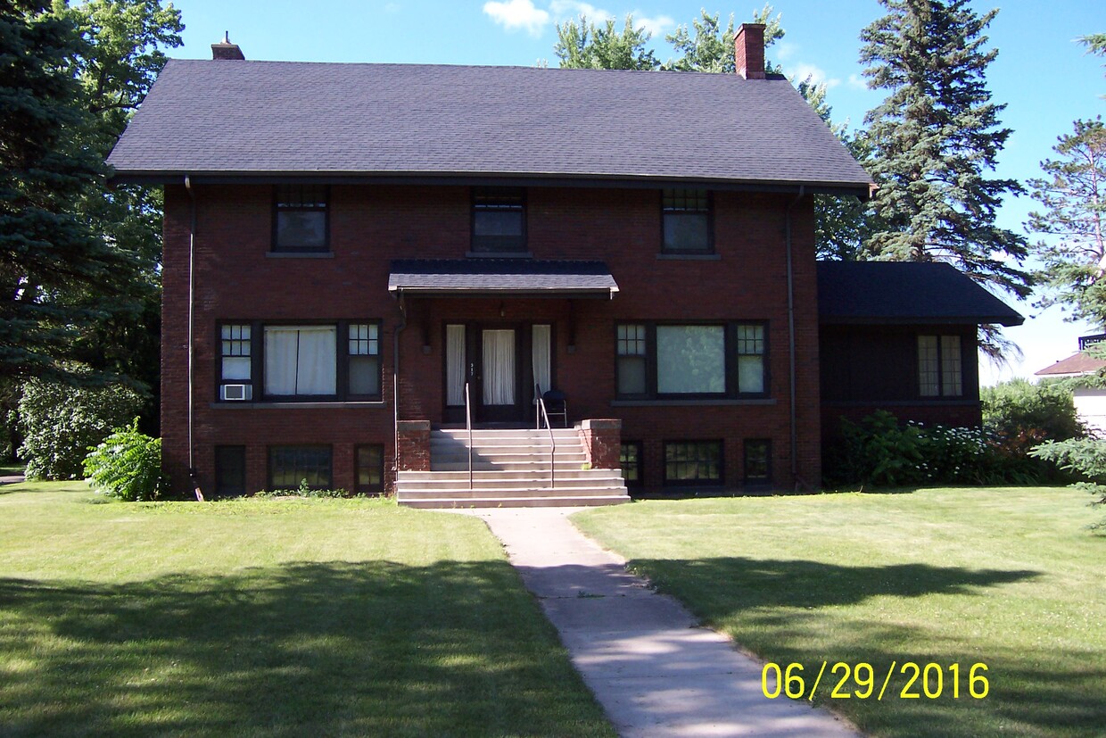FIVE PLEX - 317 Bluff Ave