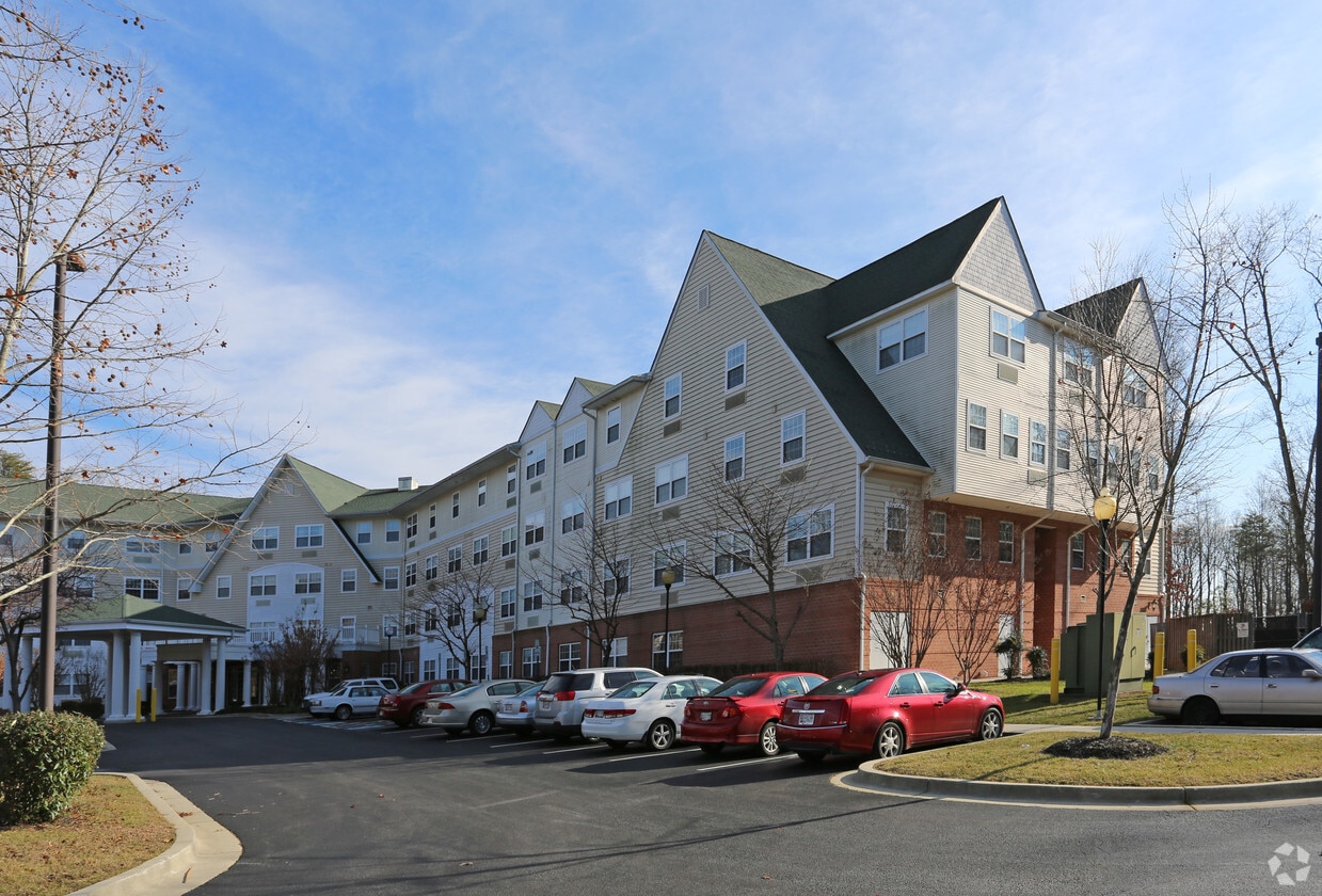 Southwinds Active Adult Community Apartments in White Plains, MD