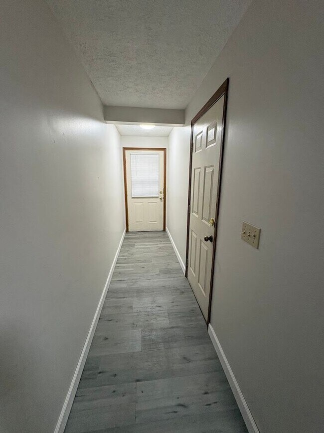 Building Photo - 4646 Castlebar St NW