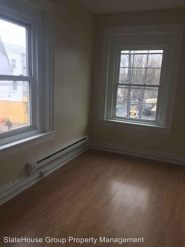 Building Photo - 811 Chestnut St